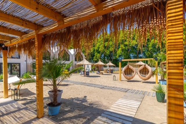 Lulu Holiday Resort Domki Z Podgrzewanym Basenem 梅尔诺 外观 照片