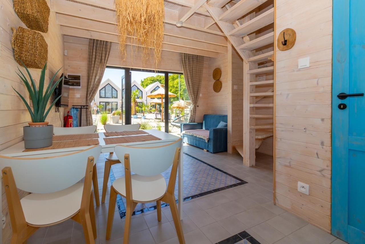 Lulu Holiday Resort Domki Z Podgrzewanym Basenem 梅尔诺 外观 照片